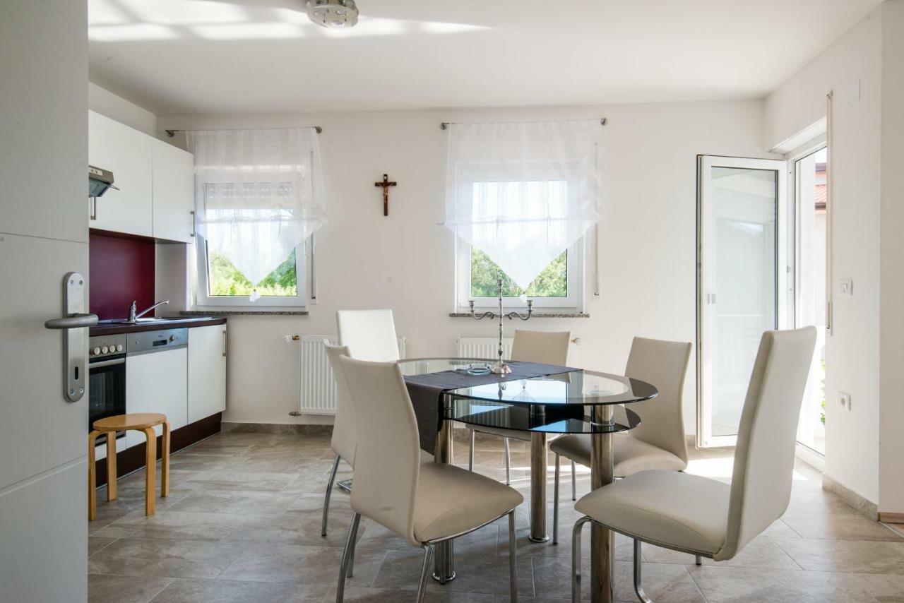 Ferienhaus Bucic Buje Ngoại thất bức ảnh