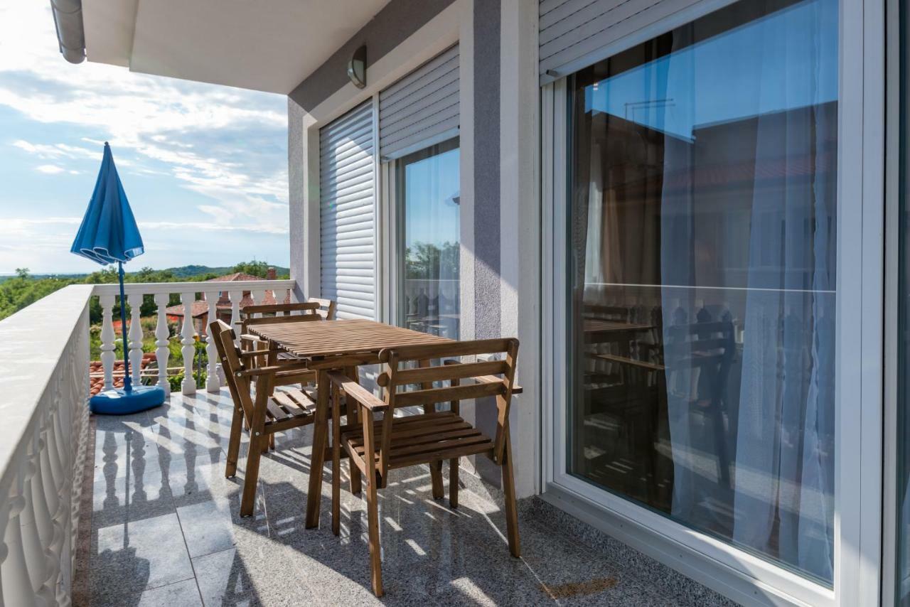 Ferienhaus Bucic Buje Ngoại thất bức ảnh