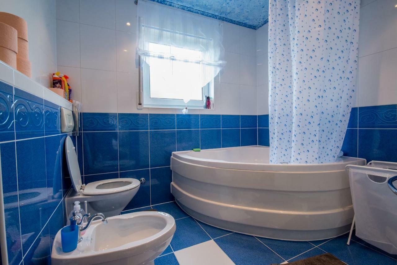 Ferienhaus Bucic Buje Ngoại thất bức ảnh