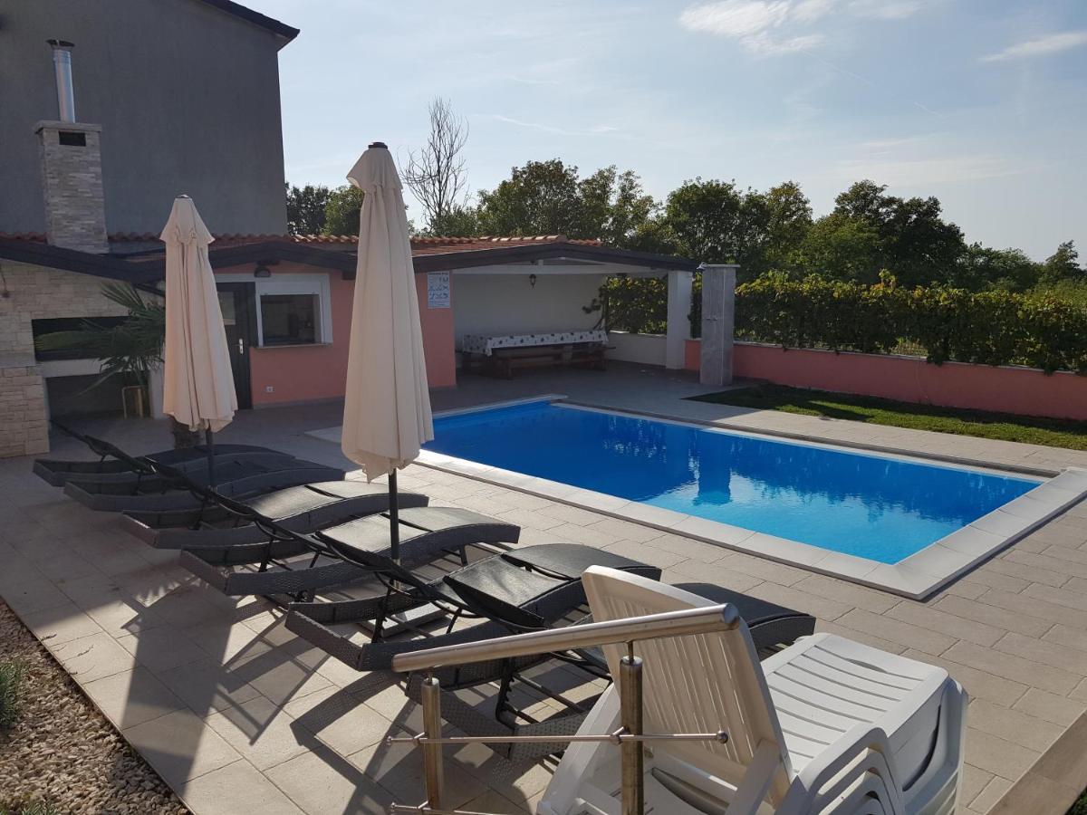 Ferienhaus Bucic Buje Ngoại thất bức ảnh