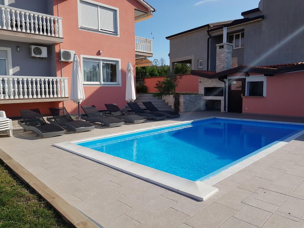 Ferienhaus Bucic Buje Ngoại thất bức ảnh